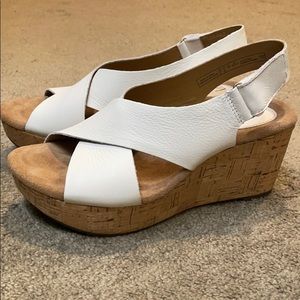 Clarks Artisan white dress shoes, size 8 US